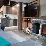 Koivurannan Lomamoekit Kotkanpesae Chalet *